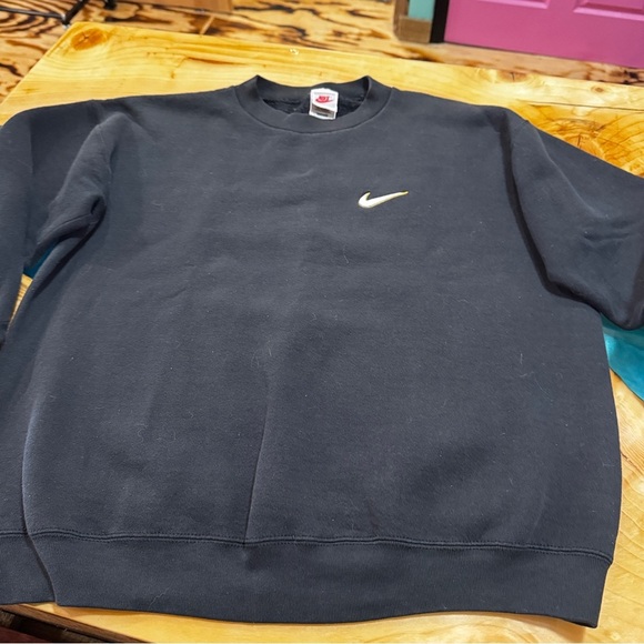Vintage Nike Men's Black Crewneck Sweater with Gold &White Embroidered Swoosh - Picture 4 of 5